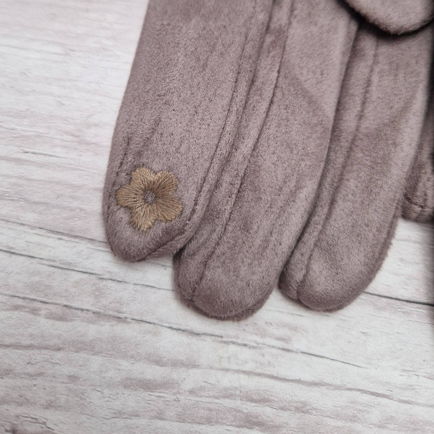 Mocha coloured suede glove with a faux fur cuff