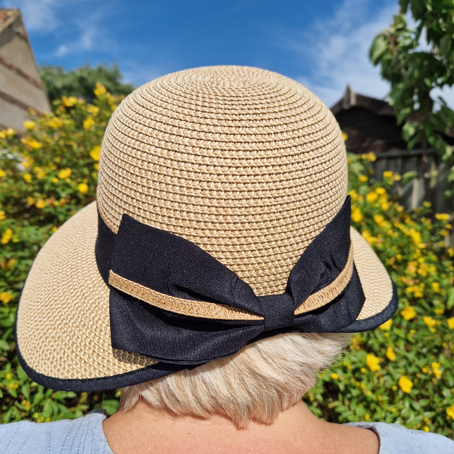 Elegant Backless Fold away Bonnet