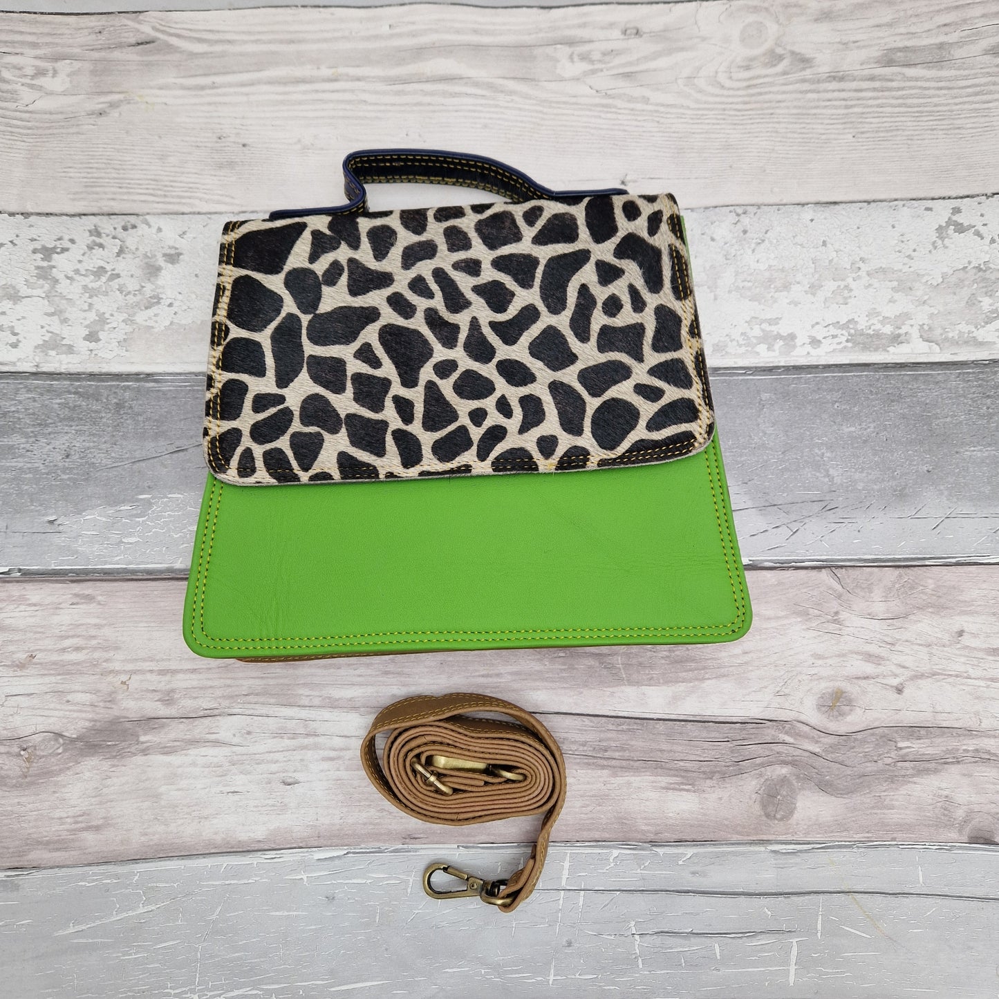 Green Leather Giraffe Print Bag - Apple