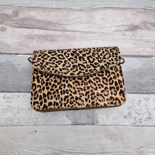 Leather leopard print bag