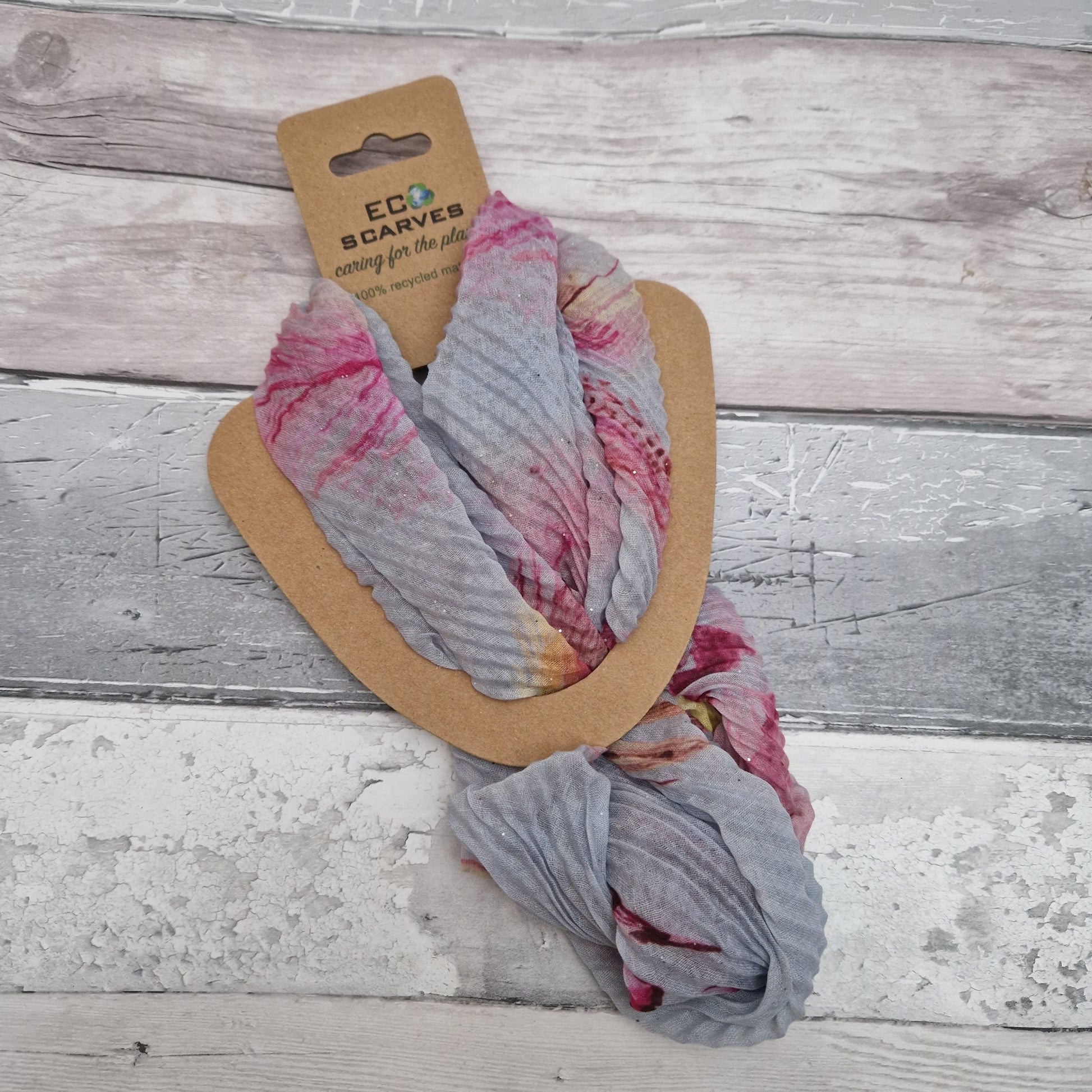 Magnetic neck scarf in grey with pink feather print