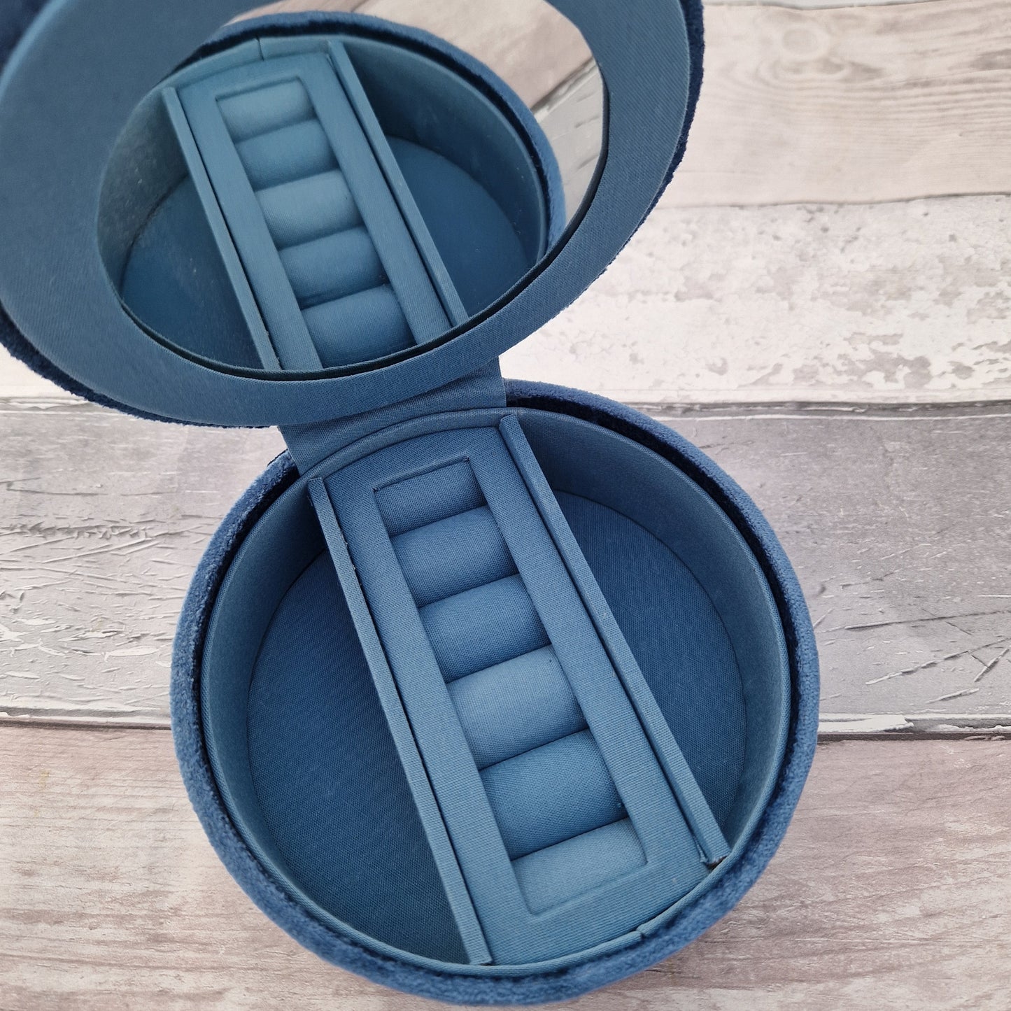 Dusky Blue Velvet Jewellery Box decorated with an embroidery and bead design featuring a Robin surrounded by festive holly.