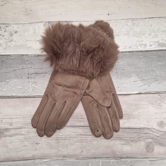 Ladies brown gloves with a faux fur cuff.