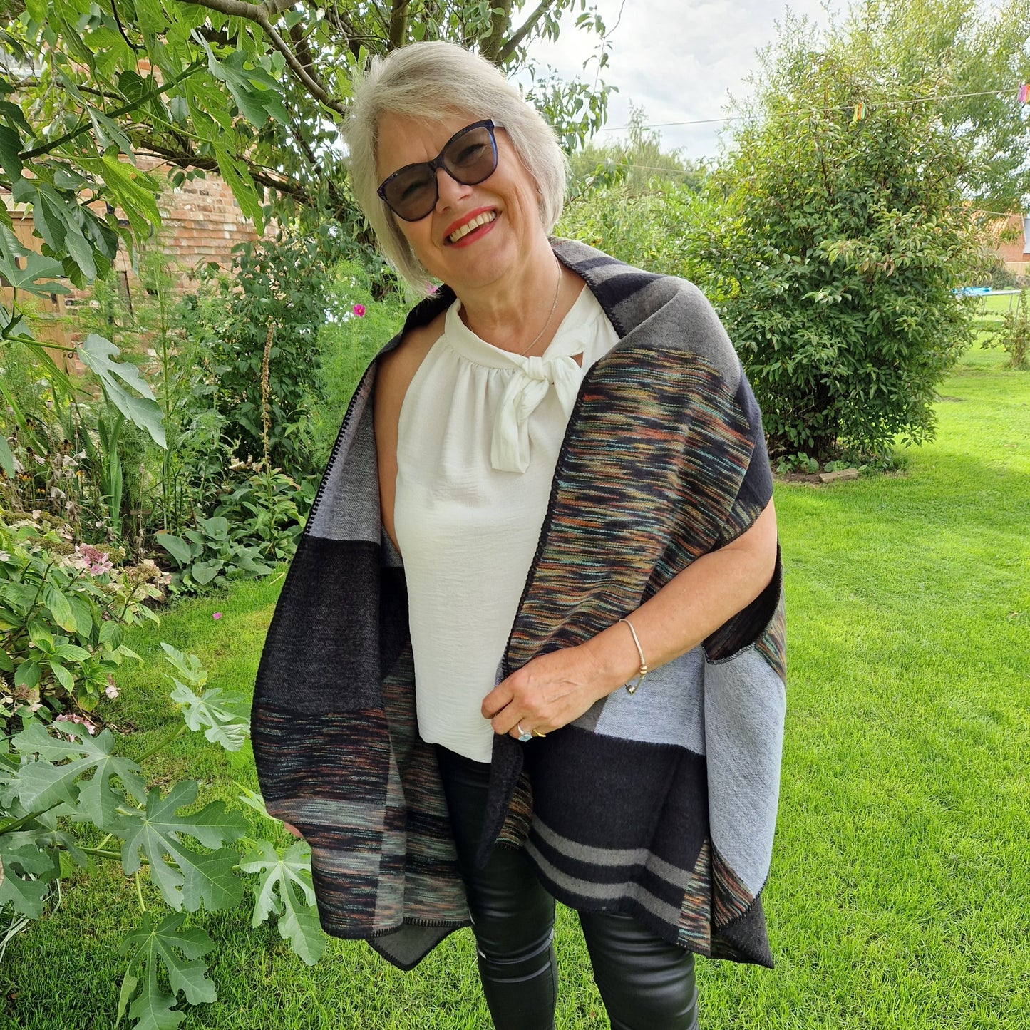 Green, Grey and Black Wrap