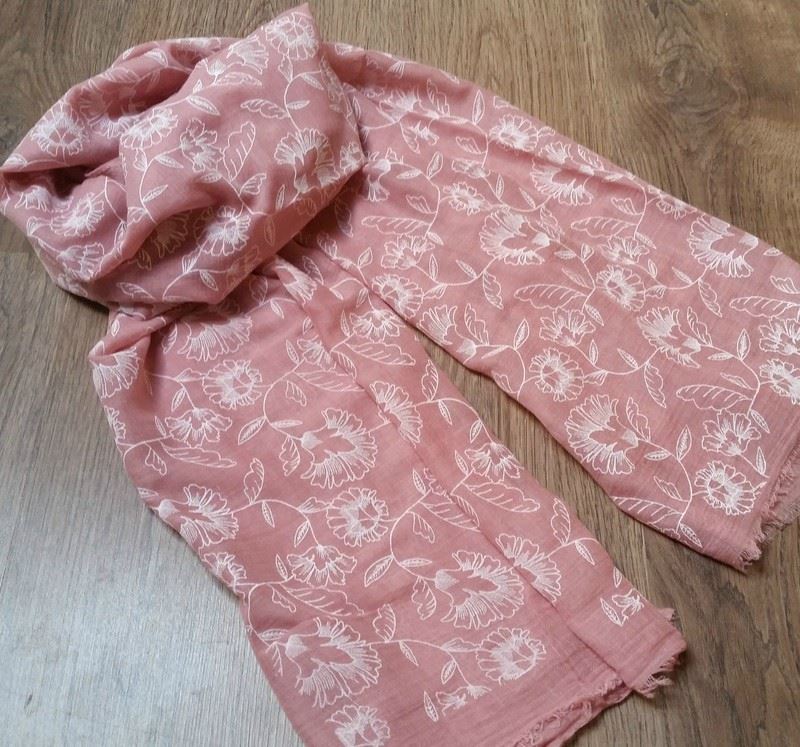 Photo of Pink Scarf with White Carnations