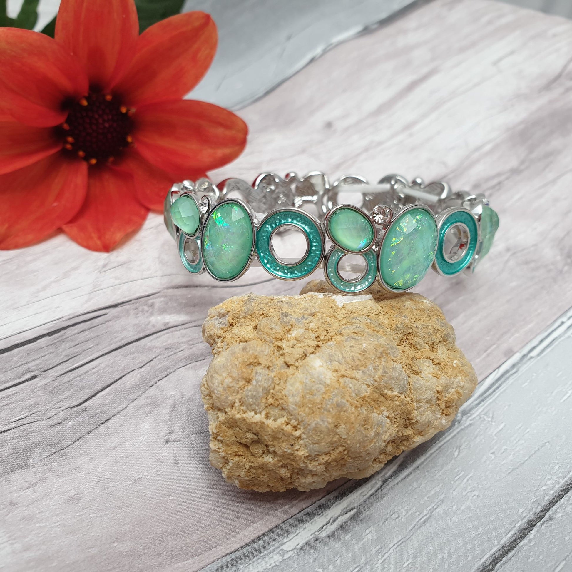 Photo of a turquoise and green moonstone bracelet
