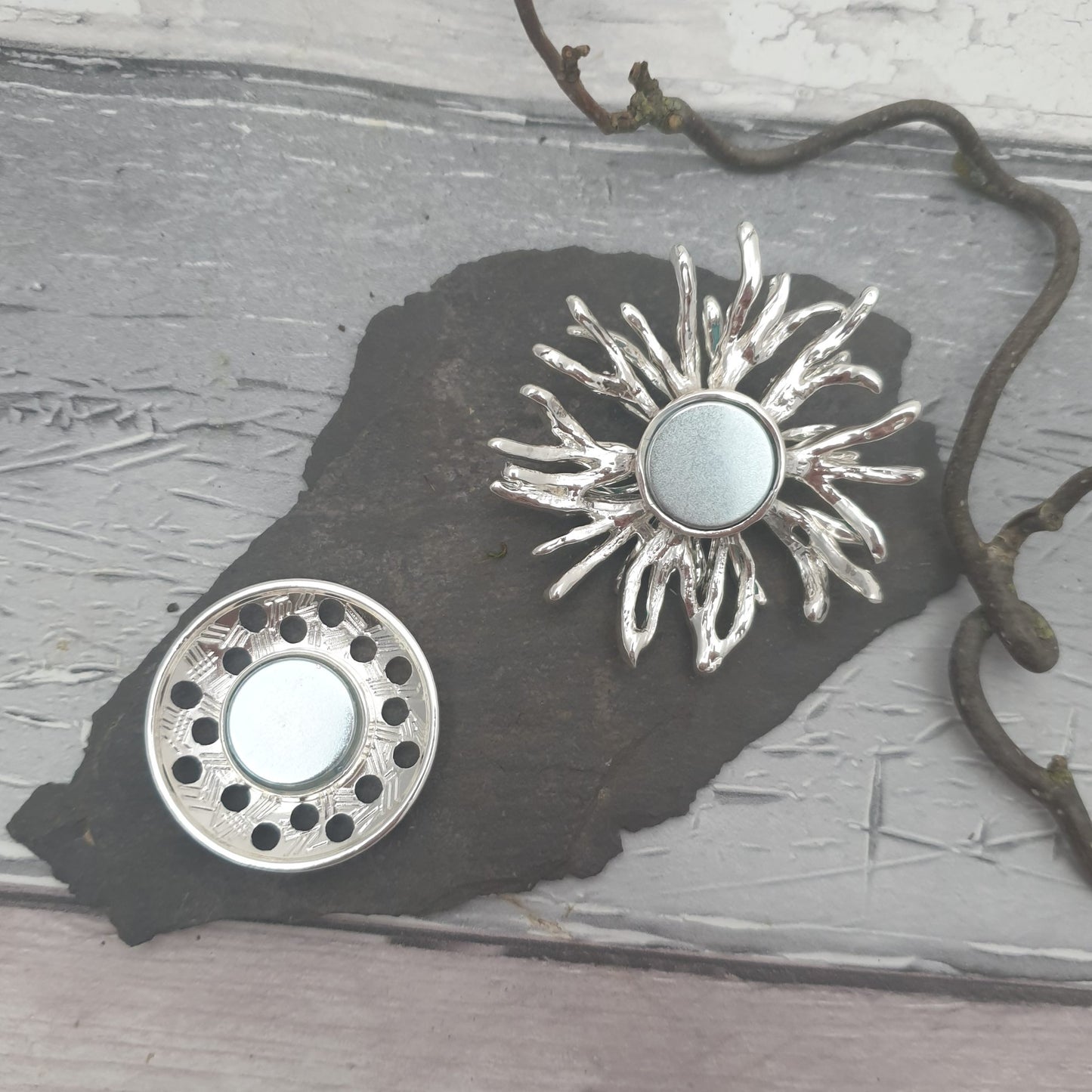 Magnetic Clasp - Turquoise and Silver Chrysanthemum